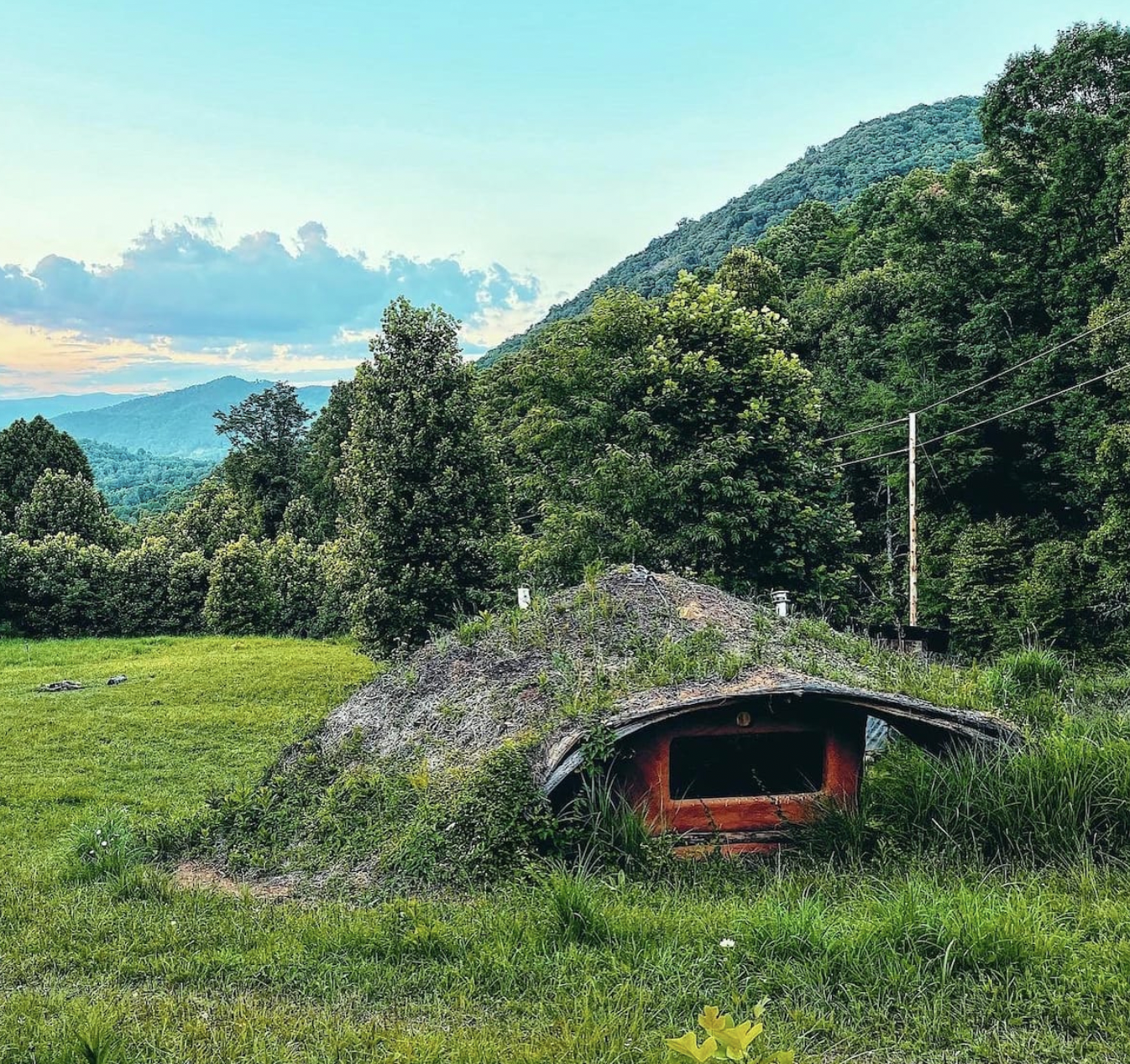 Unique Vacation Home – Earth Home