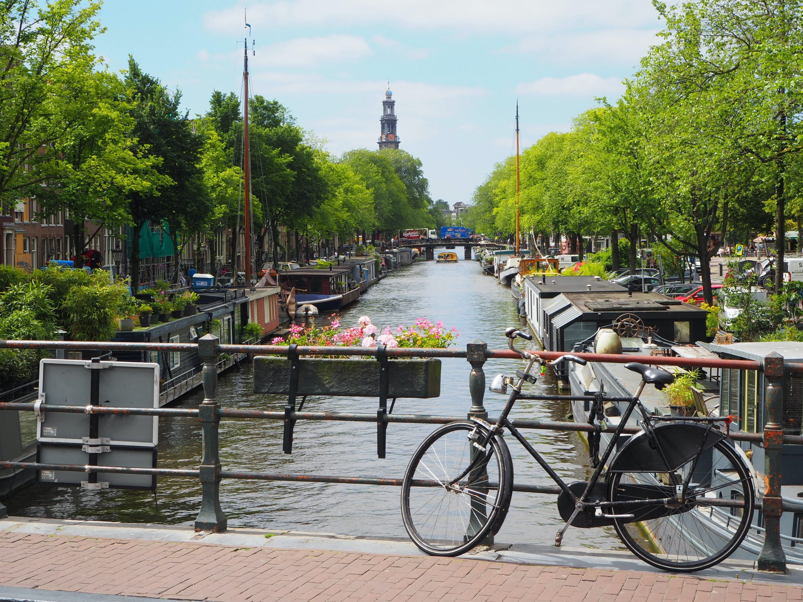 Airbnb houseboats