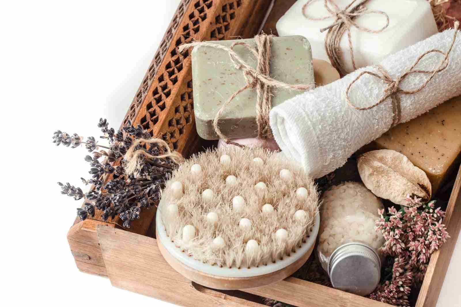 Enhanced comfort welcome kit with artisan soaps